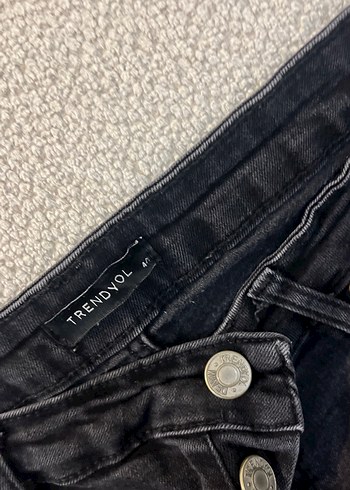 Düğmeli Siyah Kadın Midi Kot Pantolon - Görsel 3