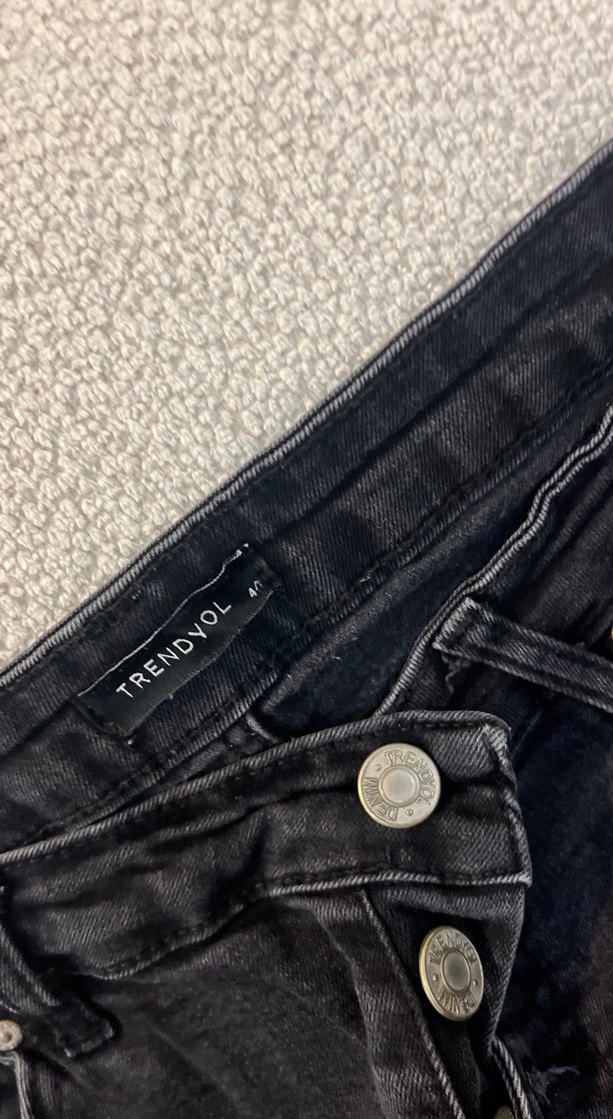 Düğmeli Siyah Kadın Midi Kot Pantolon - Görsel 3