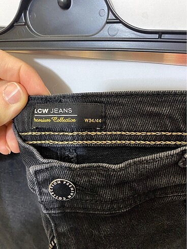 LC Waikiki Siyah dar pantolon