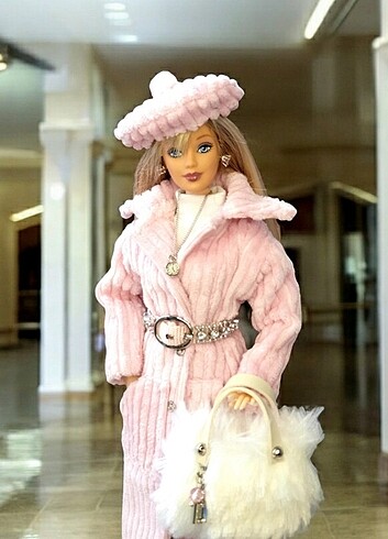 Barbie İntegrity kıyafet