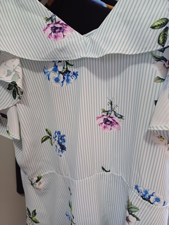 Omuzları Açık Çiçekli Uzun elbise - Görsel 3