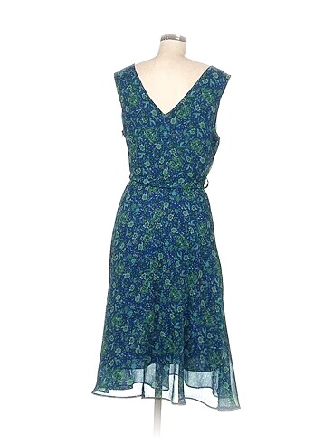 38 Beden Batik Kısa Elbise %70 İndirimli.