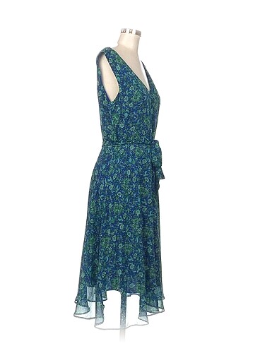 Batik Batik Kısa Elbise %70 İndirimli.