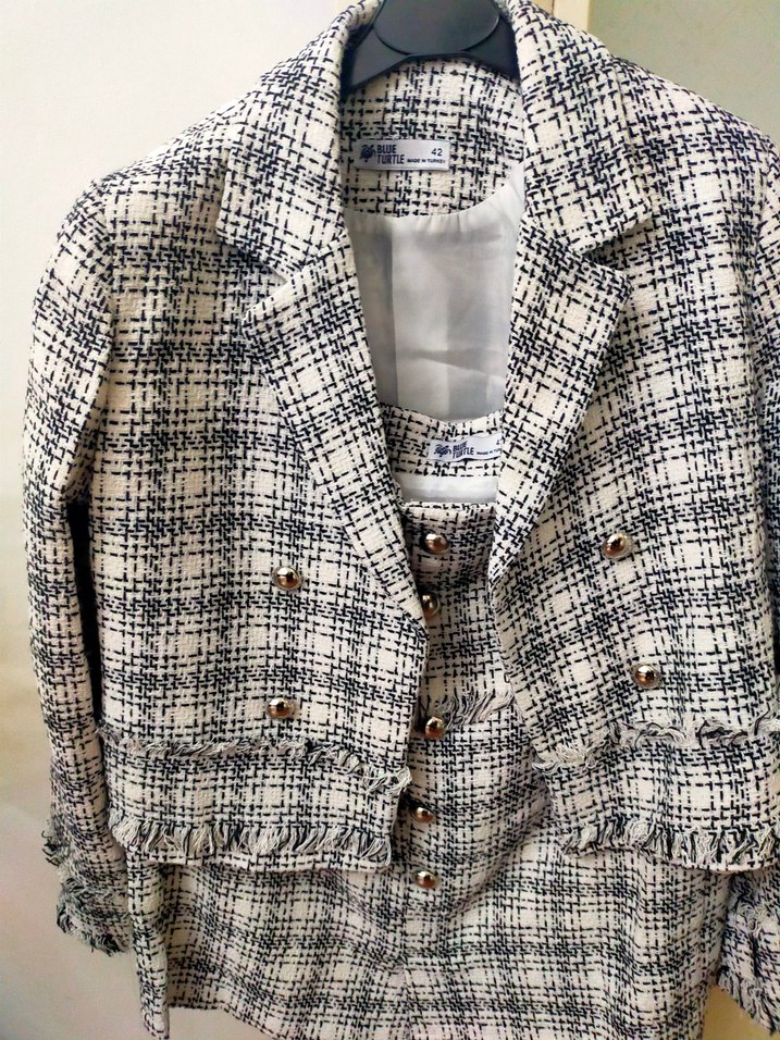 Düğmeli Mini Beyaz Gri Kadın Blazer Ceket etek takım - Görsel 2