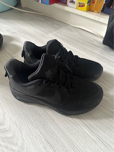 Nike 32 no temiz sağlam sayılı giyildi Orjinal Nike