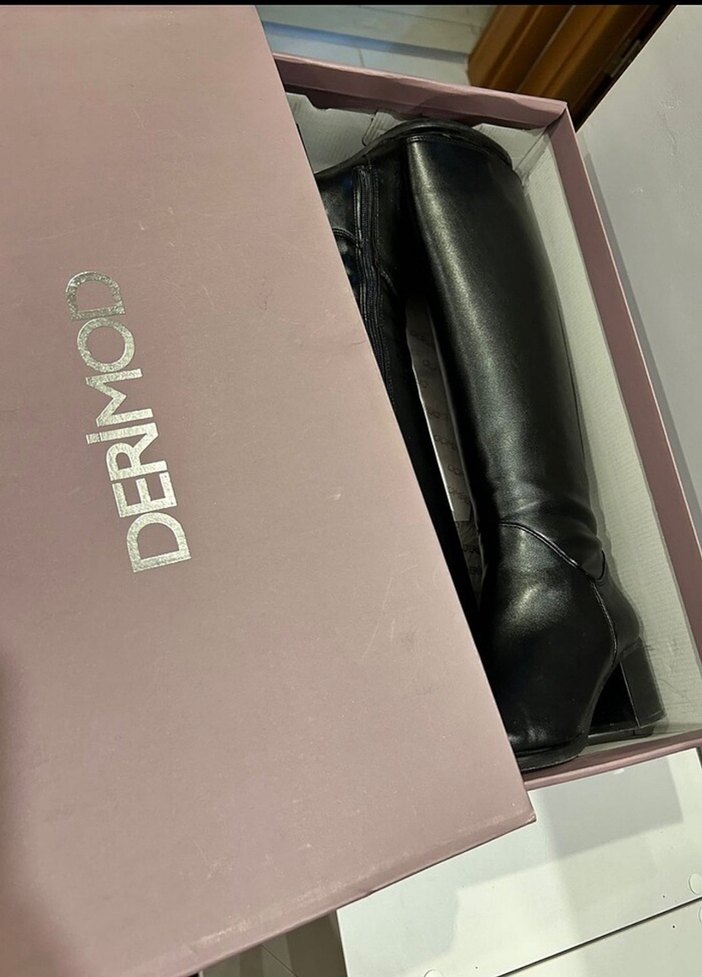 Siyah Deri Tokalı Dizüstü Kadın Çizme - Görsel 2