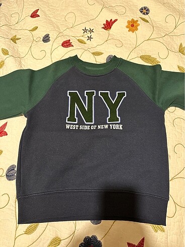 Sweatshirt