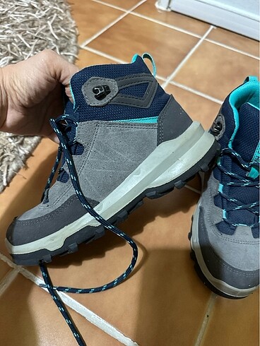 Quechua Erkek çocuk bot