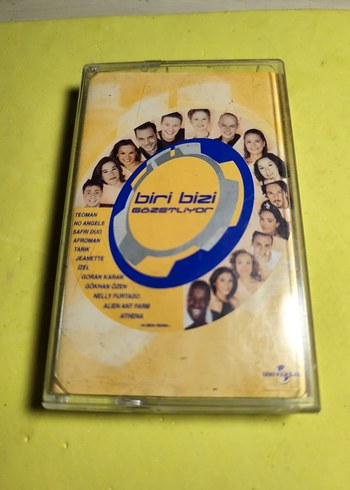 Biri Bizi Gözetliyor Müzik Kaseti