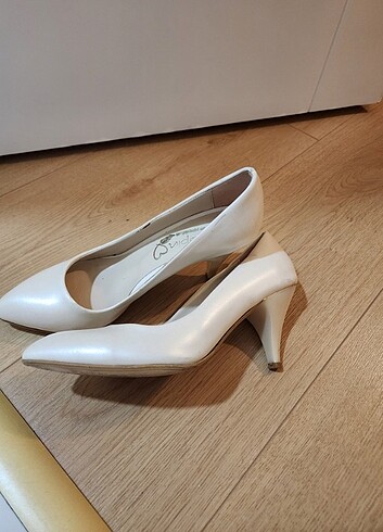38 Beden Stiletto
