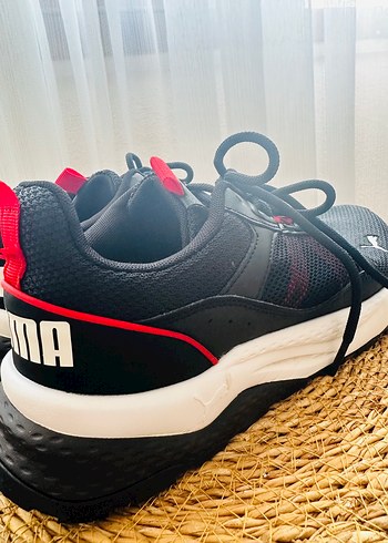 Puma Koyu Kırmızı Desenli Bağcıklı Erkek Spor Ayakkabı