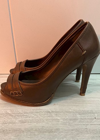 Stradivarius 39 Numara Kahve Deri Topuklu Ayakkabı - Görsel 2