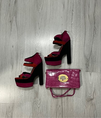 Dolce & Gabbana Dv8 39 No Pembe/Kırmızı/Siyah Yüksek Topuklu Ayakkabı