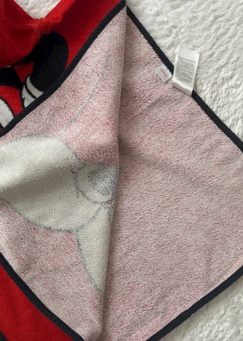 Çocuk Kapüşonlu Kırmızı Desenli Bornoz - Görsel 3