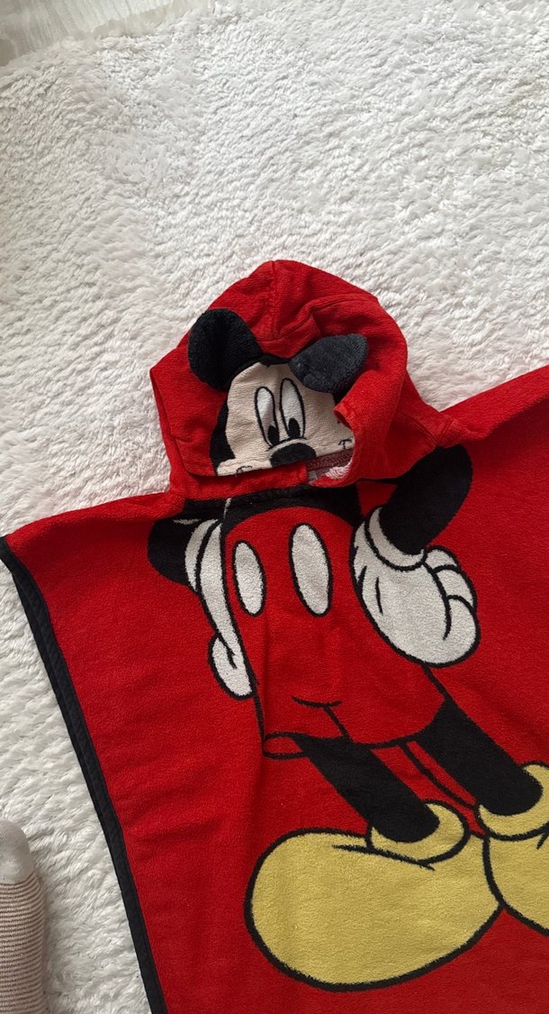 Çocuk Kapüşonlu Kırmızı Desenli Bornoz - Görsel 2