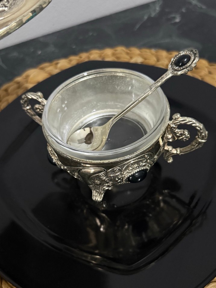 Yılan Desenli Parlak Altın Kapaklı Şekerlik - Görsel 2