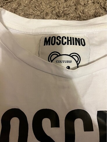 l Beden Moschino tişört