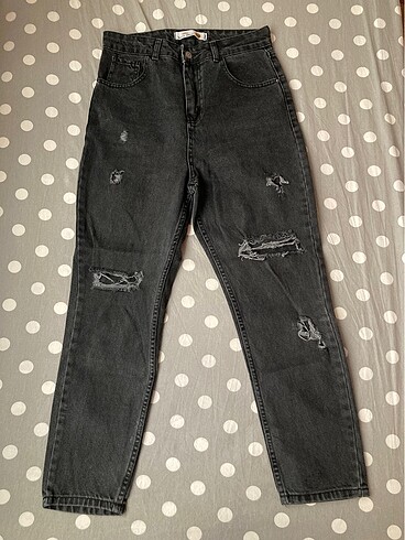Yırtık Detaylı Mom Jeans