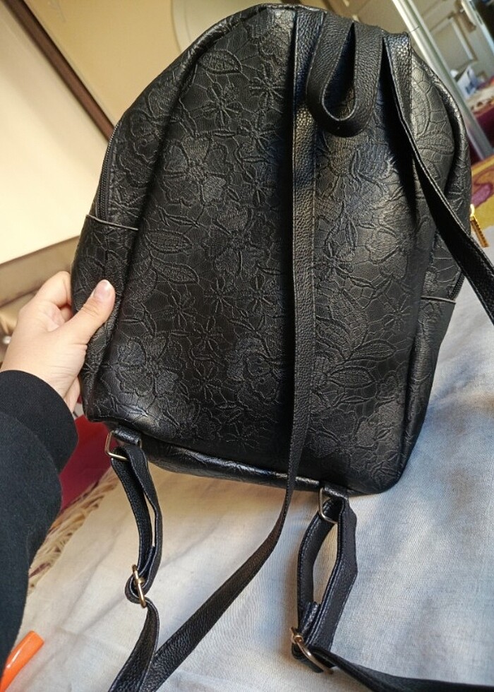 Desenli suni deri kadın sırt çantası  - Görsel 3