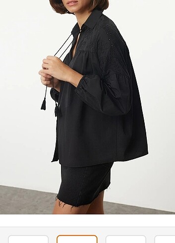 Bağlama detaylı işlemli kadın gömlek  - Görsel 4