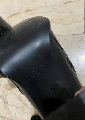 Nine West Siyah Deri Topuklu Kadın Bot