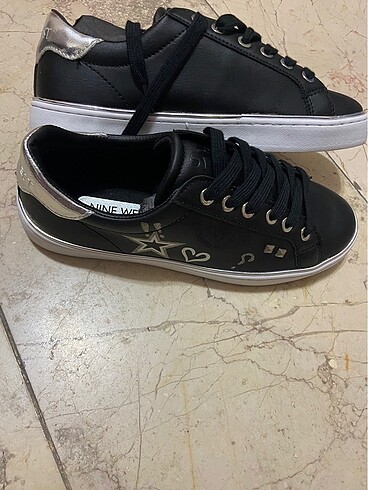 Nine West Gecen sezon