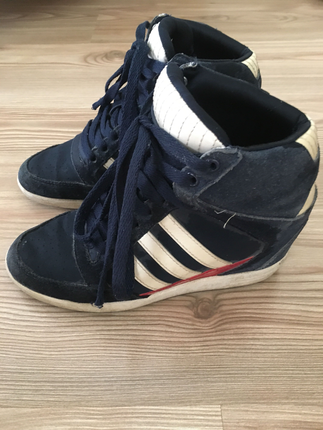 Adidas İçten Topuklu Spor Ayakkabı