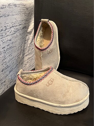 Ugg terlik