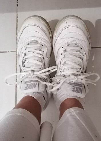 36.5 Beden beyaz Renk Orjinal Nike beyaz spor ayakkabı 