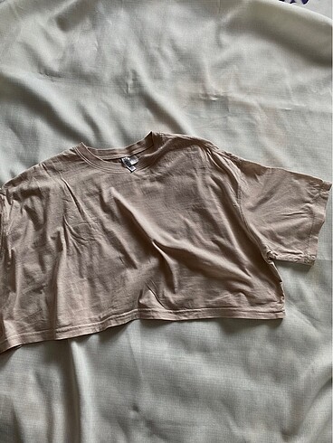 h&m bej crop tshirt