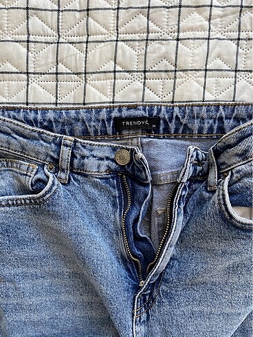 34 Beden yırtmaçlı jean