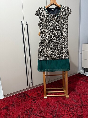 Leopar desenli elbise