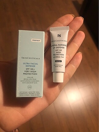 Skinceuticals renkli ve nemlendiricili güneş koruyucu