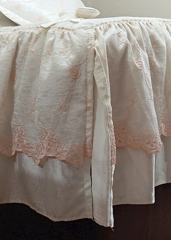 Nakışlı Beyaz çok temiz tiril tirilYatak Örtüsü - Görsel 6