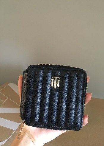 Beden tommy hilfiger Siyah Deri Fermuarlı Kadın Cüzdanı