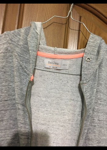 Bershka Bershka kolsuz kapüşonlu yelek hırka