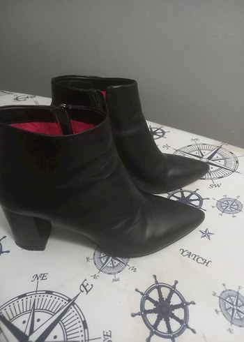 Siyah Deri Topuklu Tokalı Kadın Bot - Görsel 6