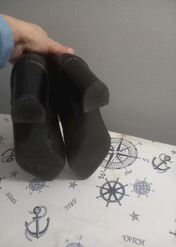 Siyah Deri Topuklu Tokalı Kadın Bot - Görsel 5