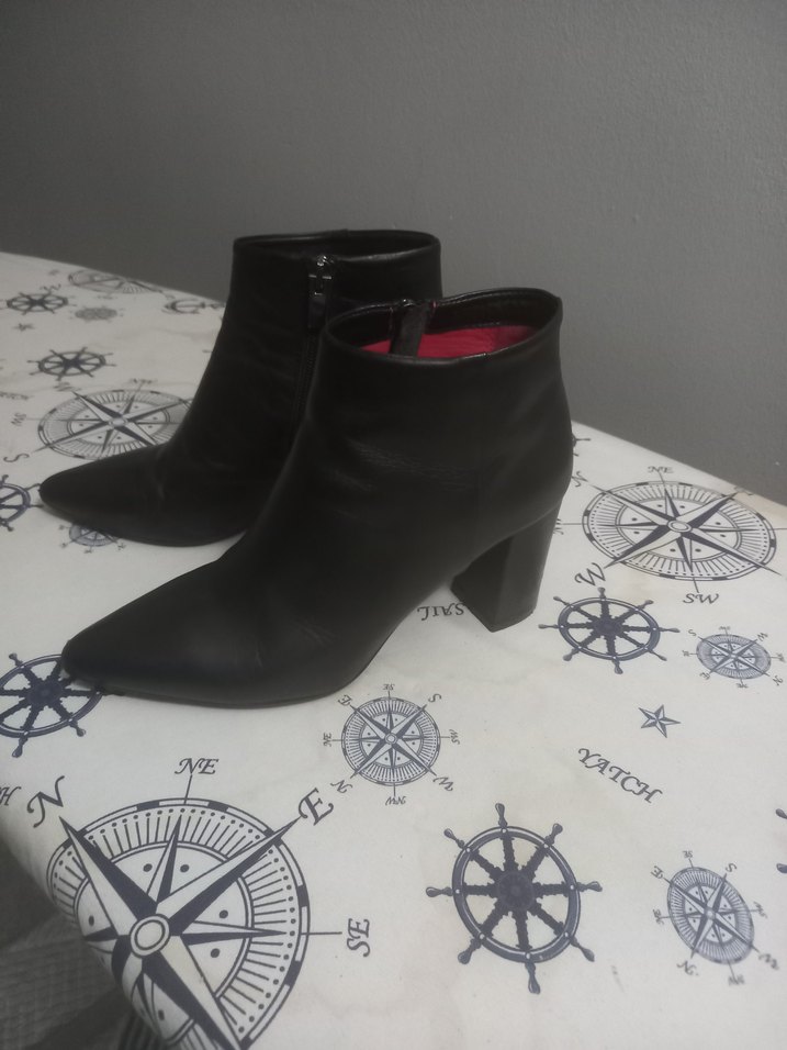 Siyah Deri Topuklu Tokalı Kadın Bot - Görsel 3