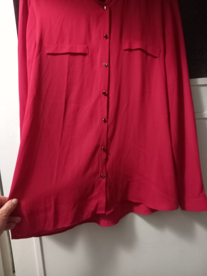 Kırmızı Düğmeli Uzun Kollu Kadın Gömlek - Görsel 4