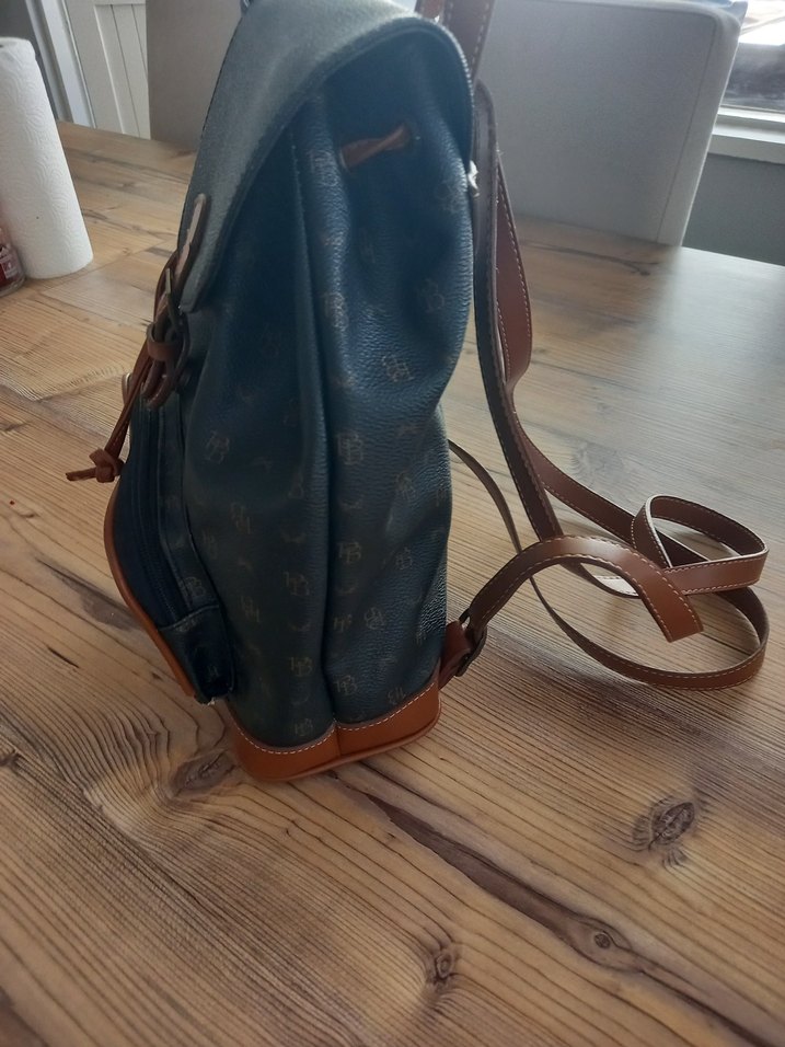 Kahverengi Deri Kadın Sırt Çantası - Görsel 3