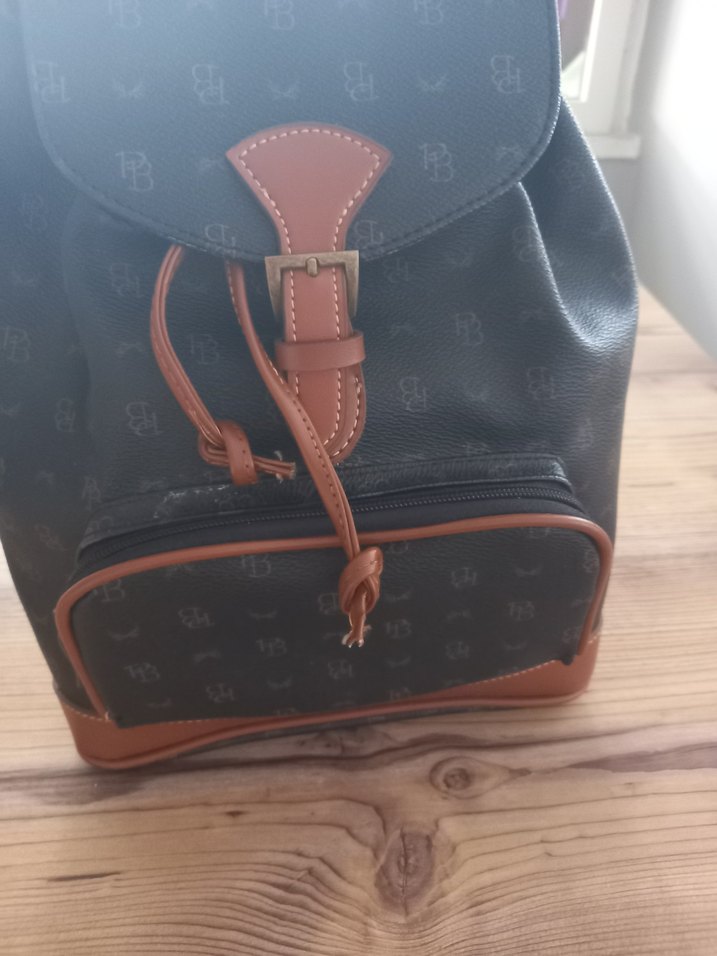 Kahverengi Deri Kadın Sırt Çantası - Görsel 2