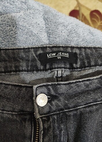 LC Waikiki Taşlı jean