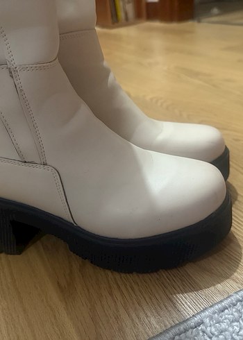 37 Beden beyaz Renk Bej Deri Tokalı Kadın Dizüstü Çizme Fabrika