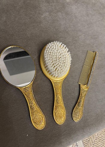 Altın Renkli İşlemeli Saç Fırçası ve Tarak Seti - Görsel 2