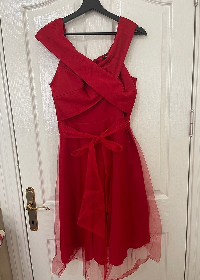 Kırmızı abiye - Görsel 2