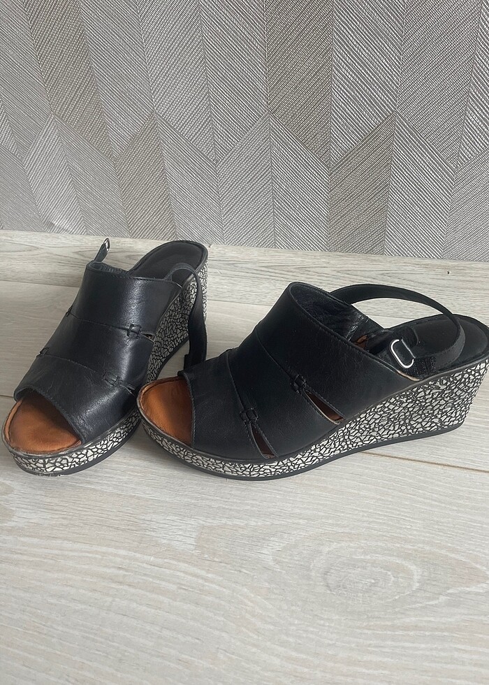 Dolgu topuk sandalet - Görsel 2