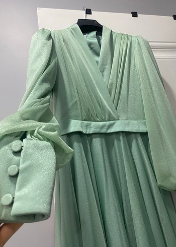 Uzun Kollu Yeşil Drapeli Abiye Elbise - Görsel 2