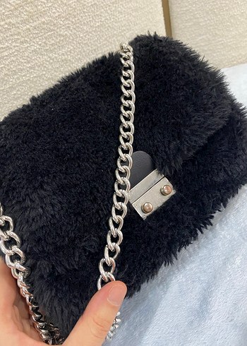 Siyah Kürklü Kadın Çanta - Görsel 3