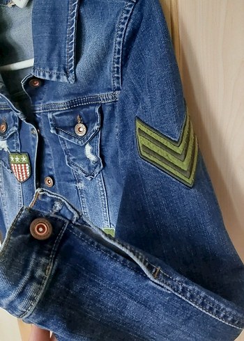 Düğmeli Koyu Mavi Nakışlı Kadın Kot Ceket - Görsel 3